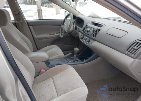 2004 Toyota Camry Le from USA, damaged, VIN 4T1BE32K74U932622